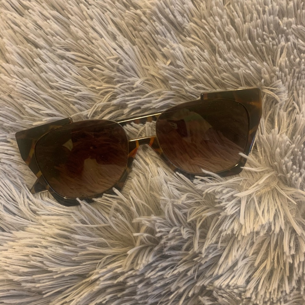 Never worn - Tortoiseshell Sunglasses
